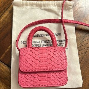 Gelareh Mizrahi mini